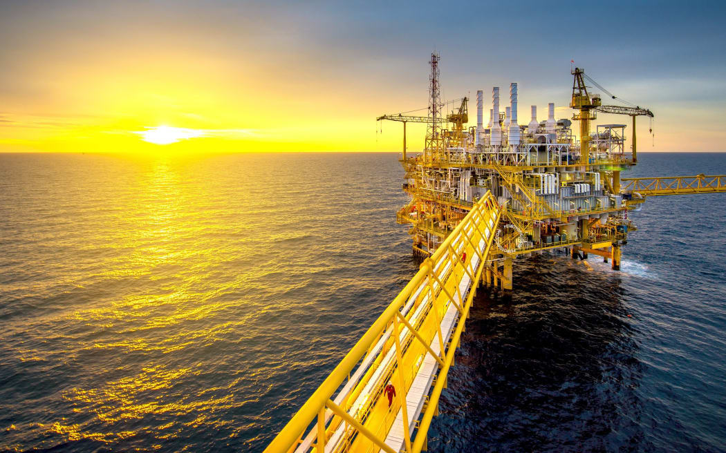 Petroleum engineering calculation tools and oil gas engineering topics